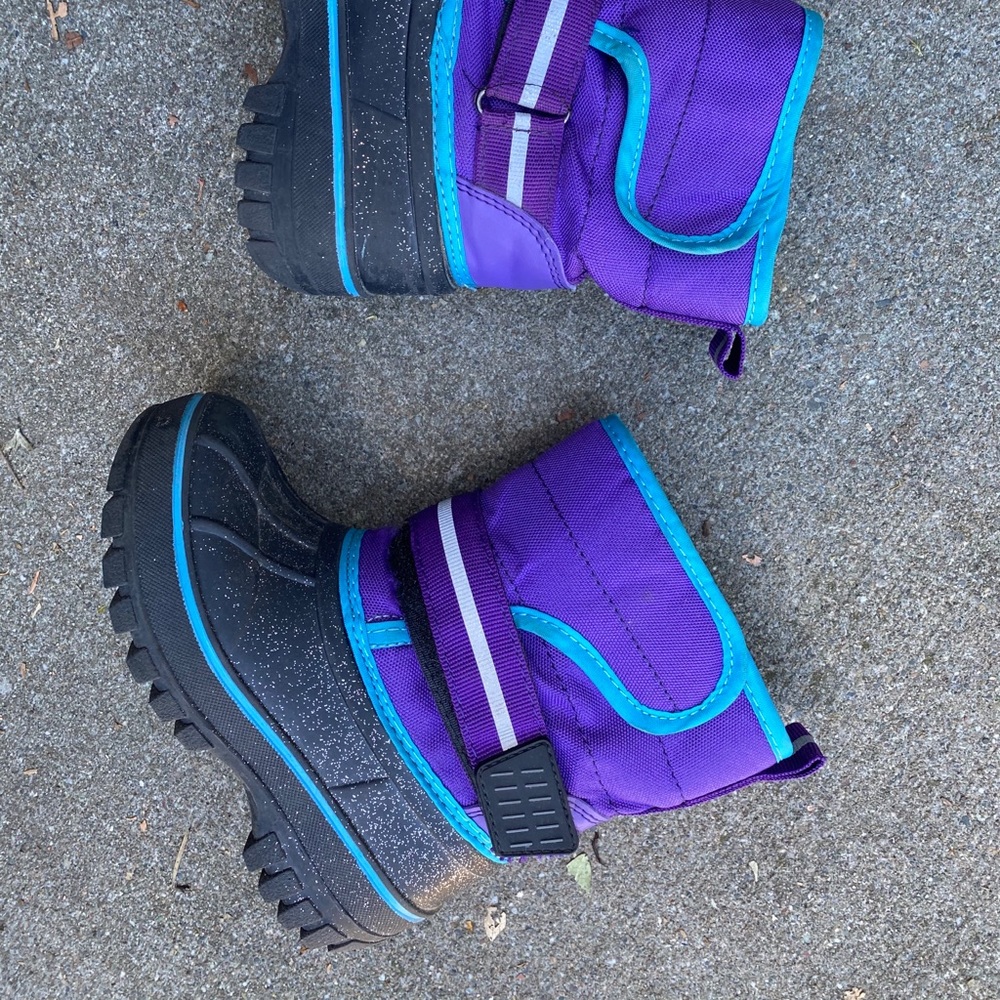 Snow boots